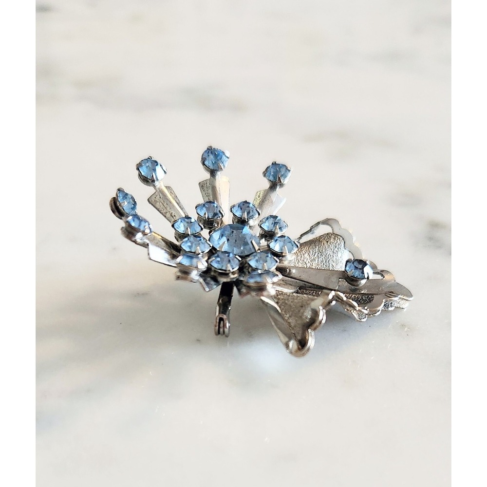 Vtg Light Blue Rhinestone SilverTone Brooch Pin Rivet Set MidCentury Mod Ruffle - Picture 3 of 6